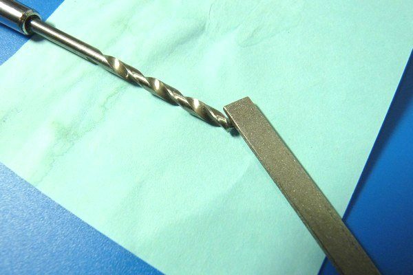 TOYz BAR☆ミニ四駆・金属用ドリル刃を簡単加工で樹脂用ドリル刃に改造。
