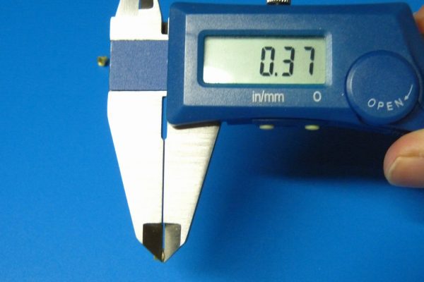 TOYz BAR☆ミニ四駆GUP 15411 N-04・T-04強化ユニット（レッド）。ハトメ寸法測定。